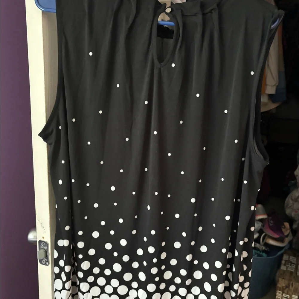 Black and White Polka Dot Sleeveless Top - Picture 5 of 8